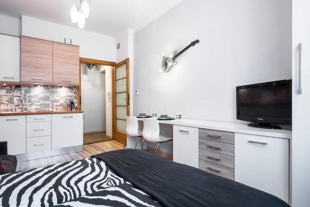 Studio Pomorska , Bezplatny Parking Apartment Krakow Luaran gambar